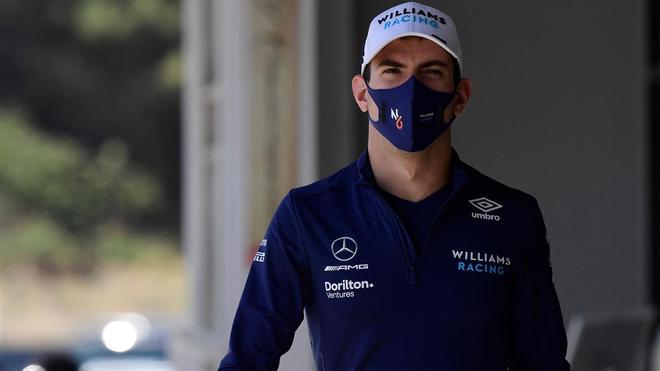 Nicholas Latifi en el paddock del Circuit