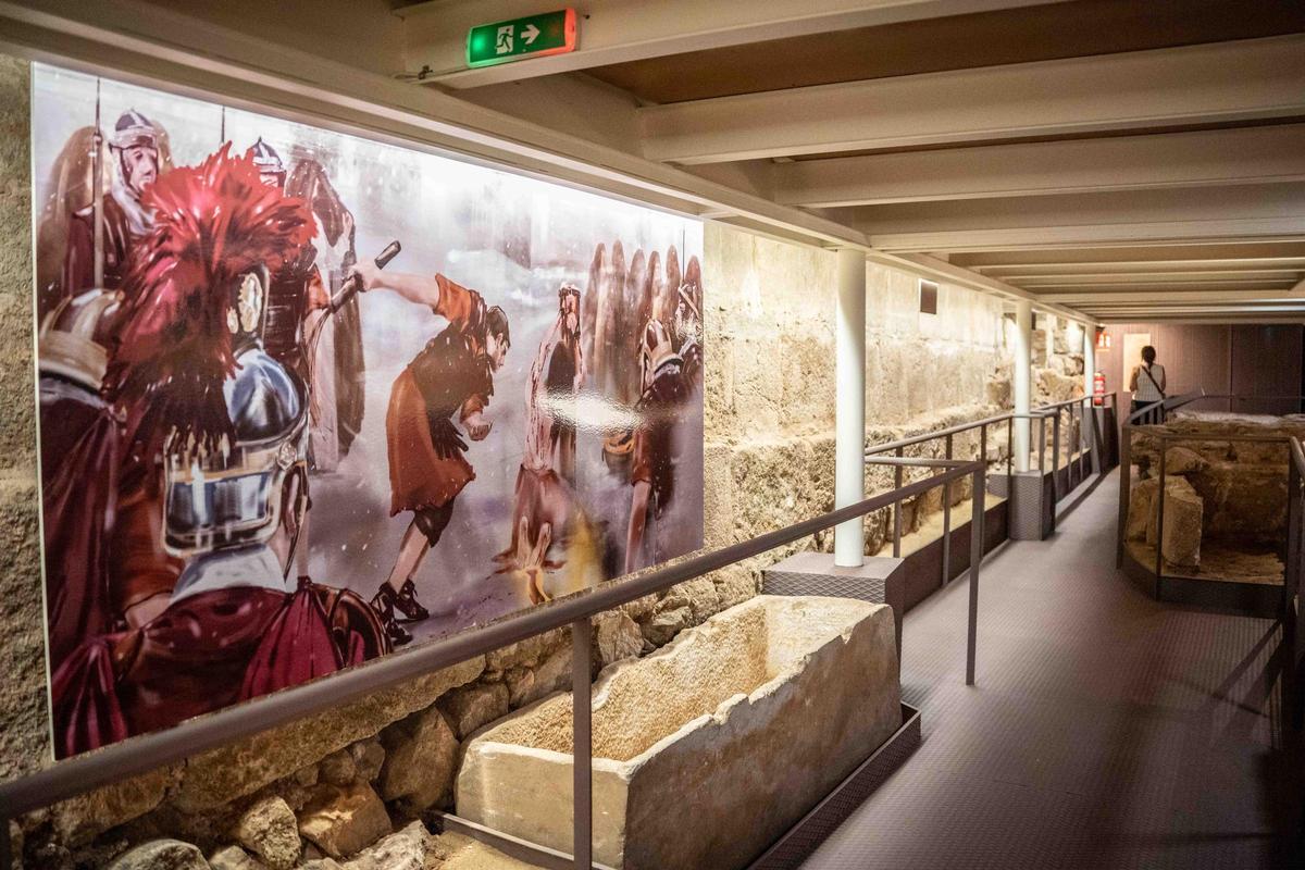 Ilustración en el interior de la cripta de Santa Eulalia.