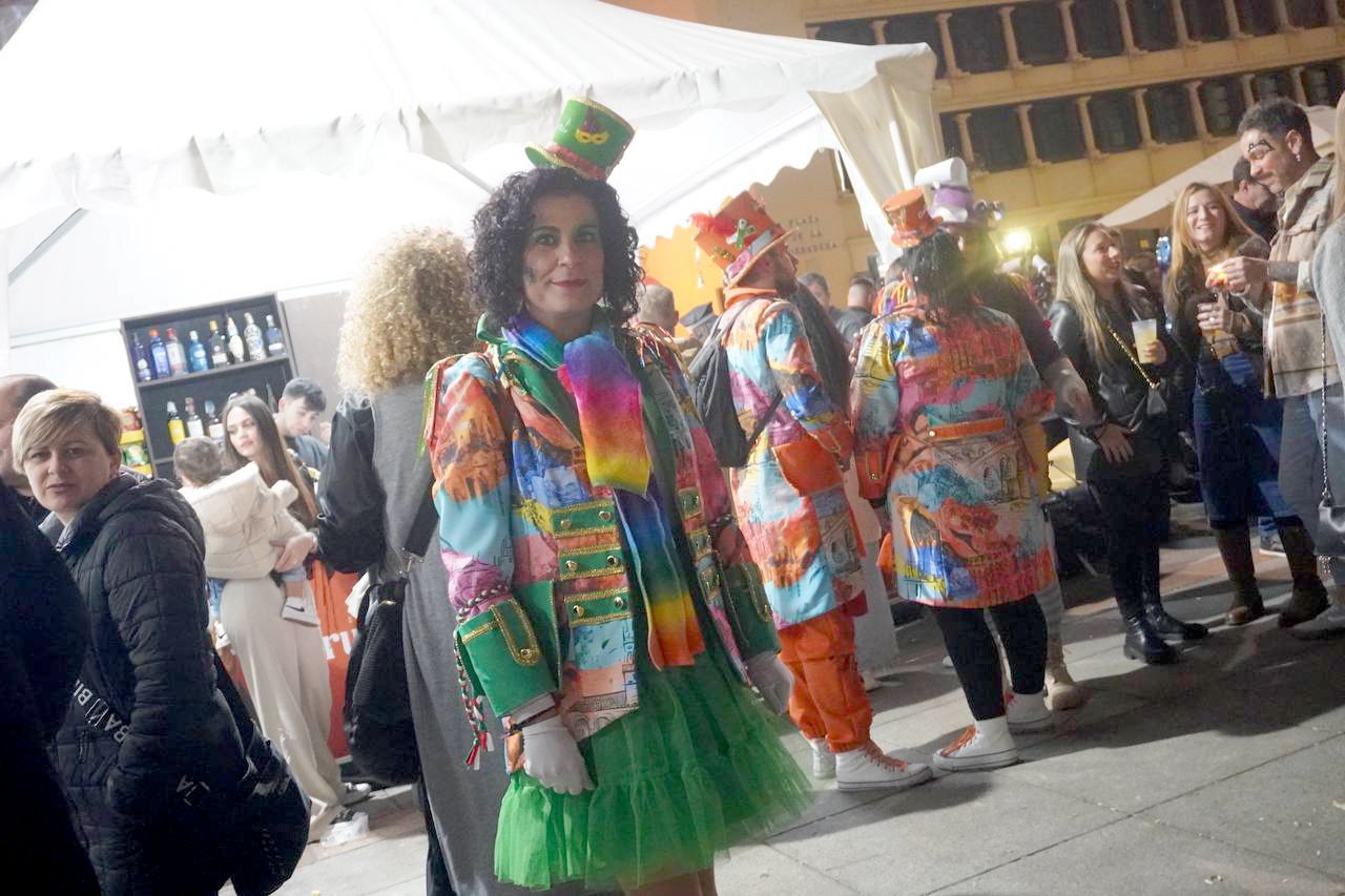 El Carnaval de Córdoba disfruta de una noche especial en la Corredera