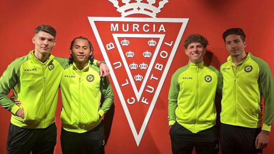 Cuatro jugadores extranjeros llegados a la cantera del Real Murcia. | TWITTER REAL MURCIA