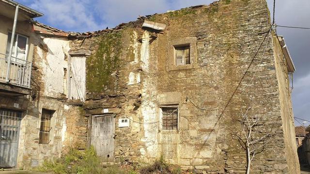 Fachada de los restos del antiguo Hospital de San Jerónimo de Sejas de Aliste.| Cristina Manías Fraile