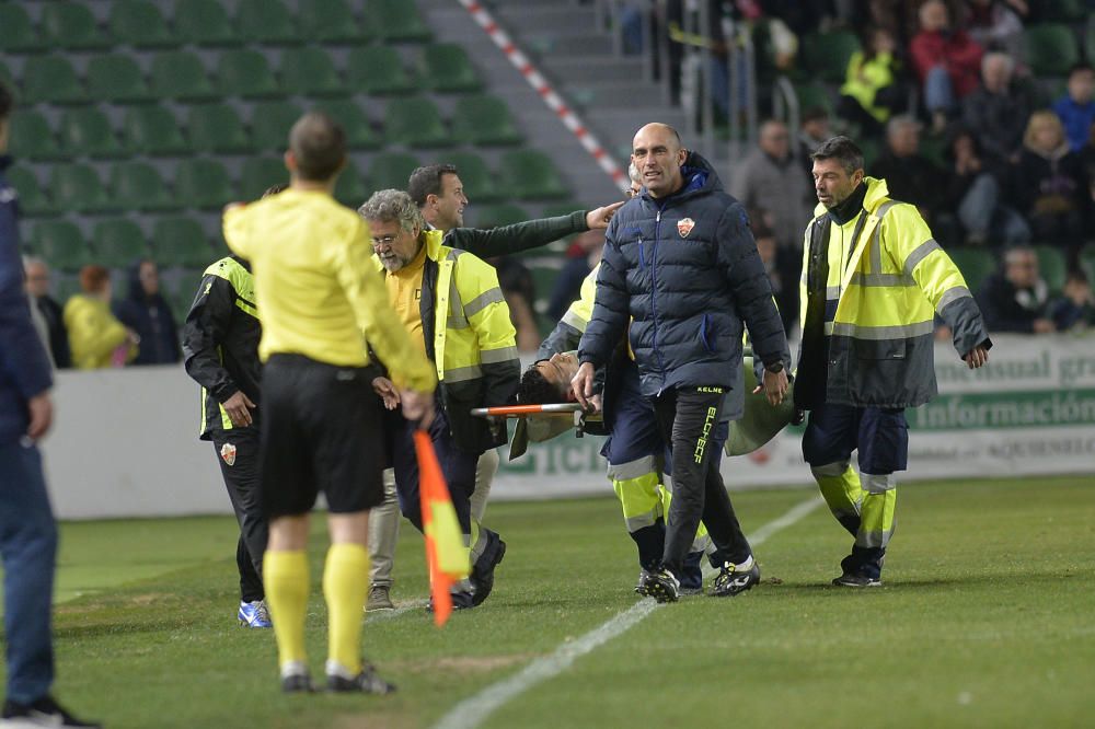 El Elche gana al Olot pidiendo la hora (2-1)