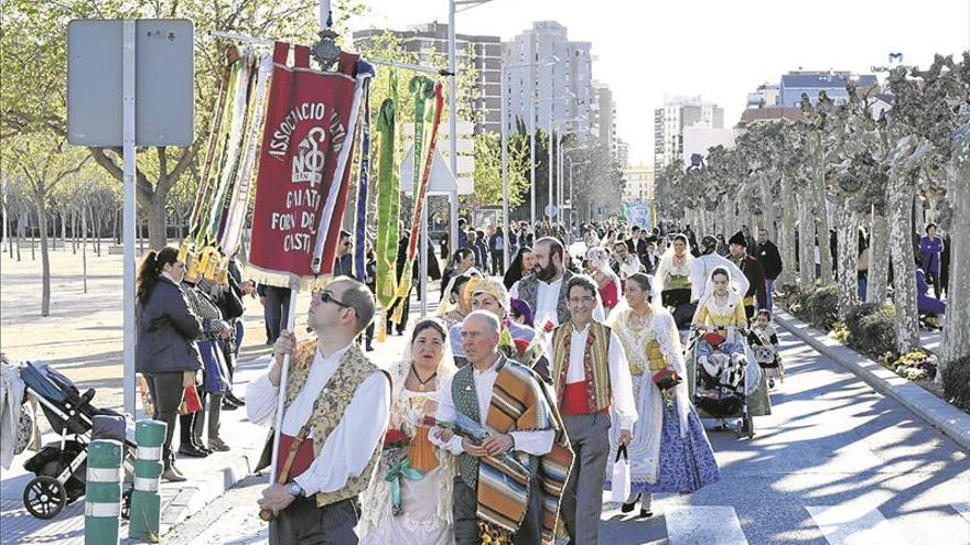 La ciudad honra a su patrona con una ofrenda en 2 tiempos