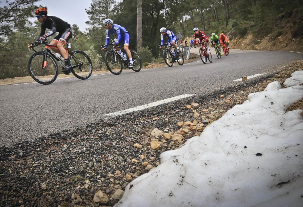 Vuelta ciclista en la Comunidad valenciana a su pa