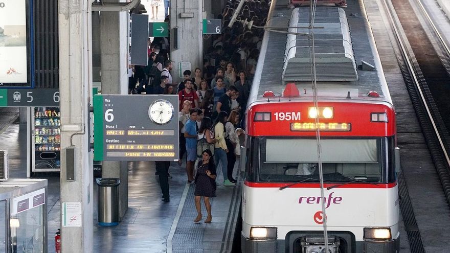La Junta fija servicios mínimos para la huelga de transportes de este miércoles: estos son los sectores afectados