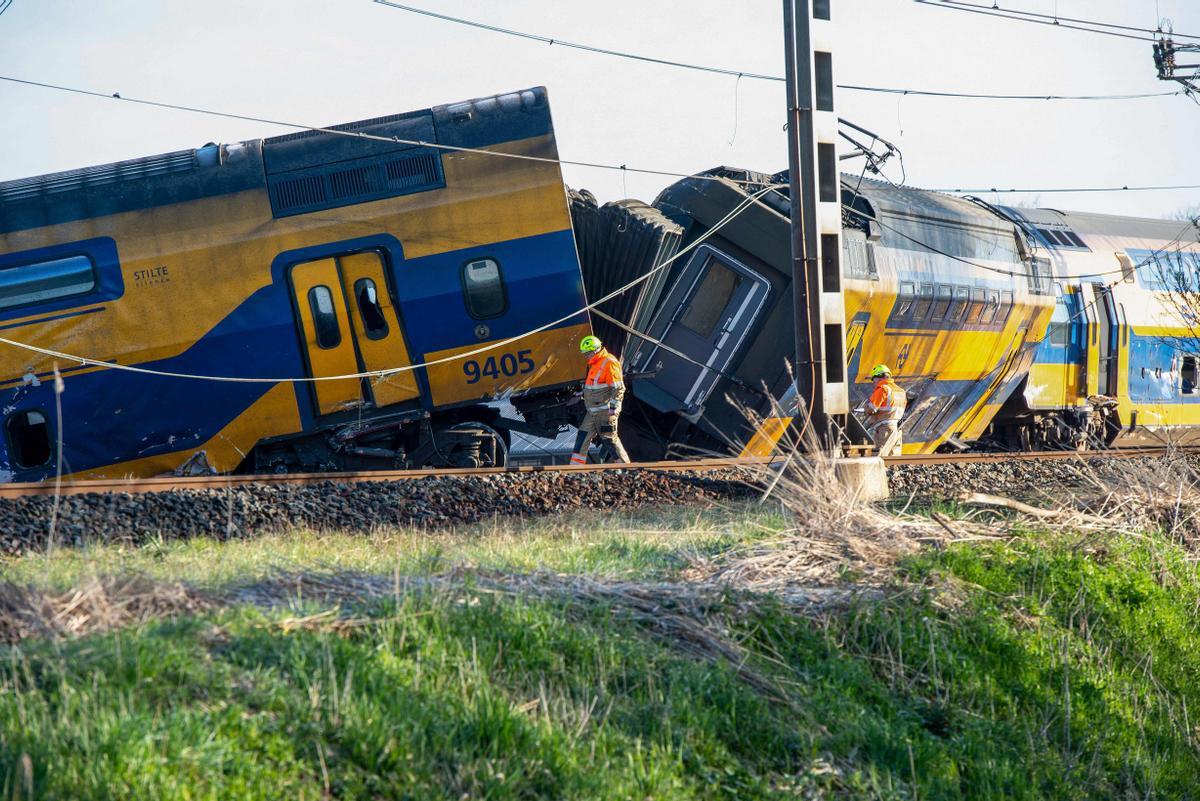 Al menos un muerto y 30 heridos tras el descarrilamiento de un tren en La Haya