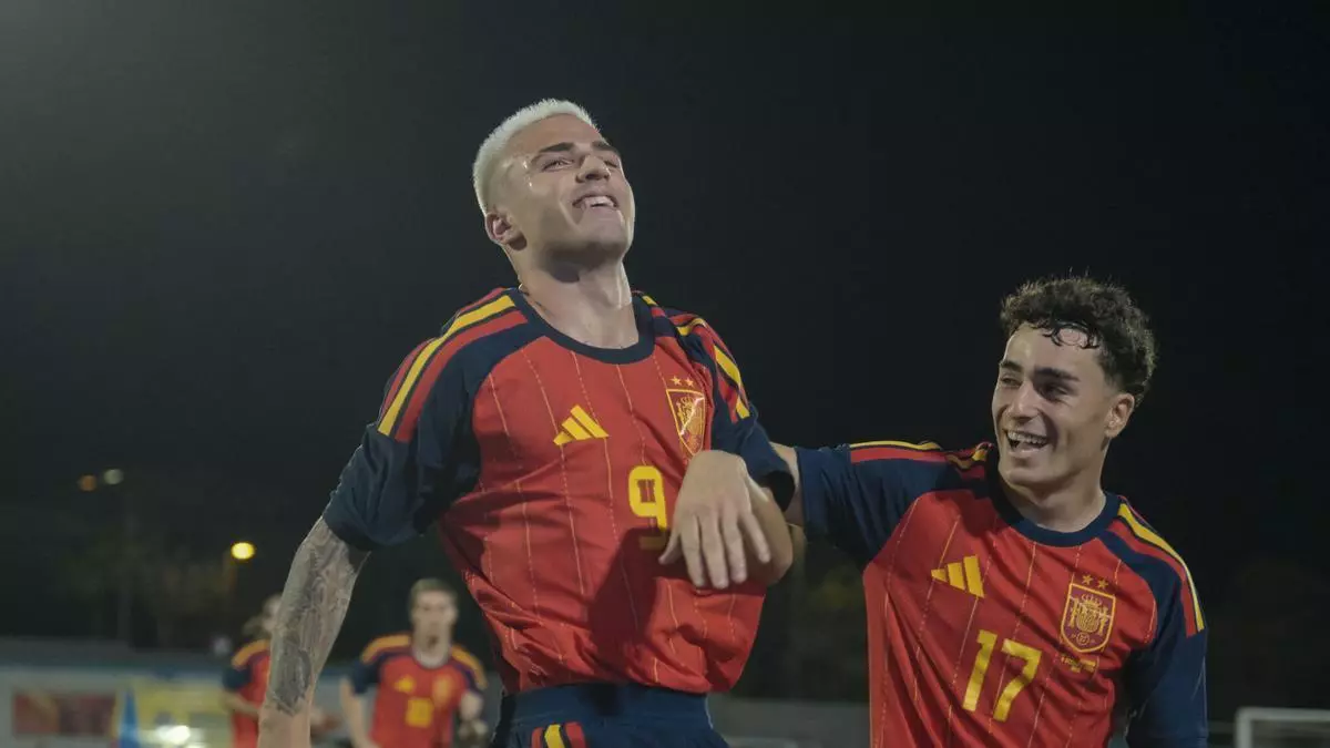 España Sub-21 remonta con otro vendaval goleador para asegurar el billete al Europeo