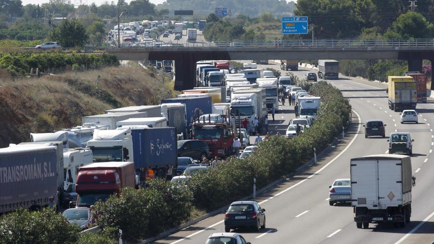 Imágenes de archivo de un accidente ocurrido hace unos meses también en la A-7.