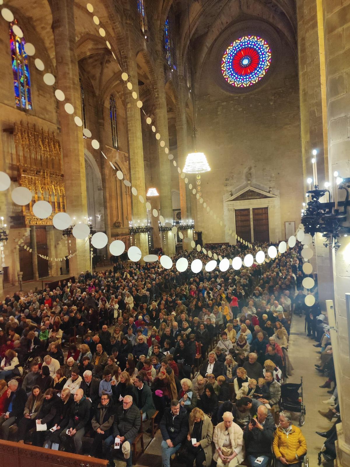 Feierlich wie eh und je: die deutsche Christvesper in der Kathedrale an Heiligabend