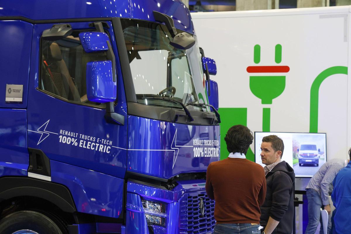 Camión eléctrico, en una imagen captada ayer en la feria.