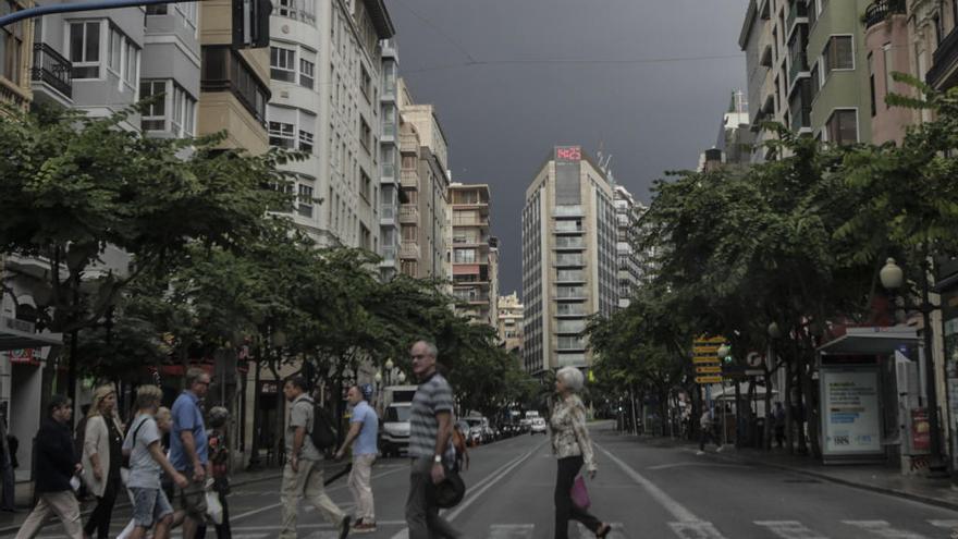 Vuelven las tormentas y el bochorno nocturno durante el fin de semana