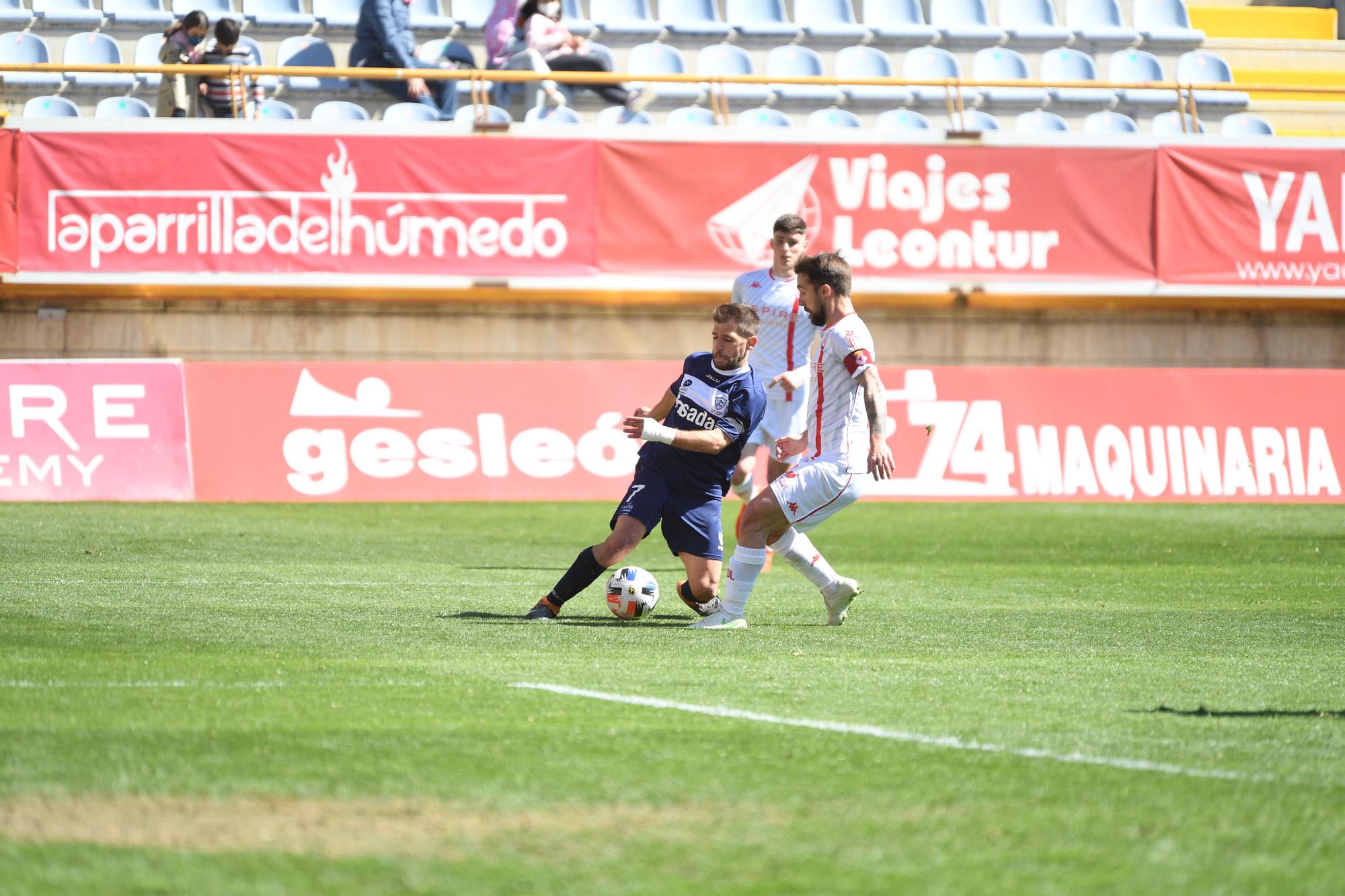 Las imágenes de los partidos de los equipos asturianos de Segunda División B