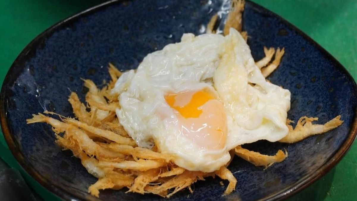 Huevos fritos con gambita de cristal de Tangana.