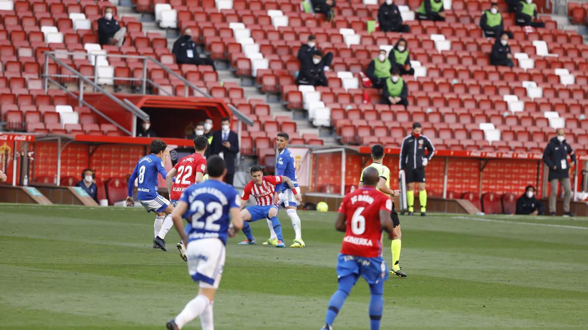 En imágenes: el derbi entre el Sporting y el Real Oviedo