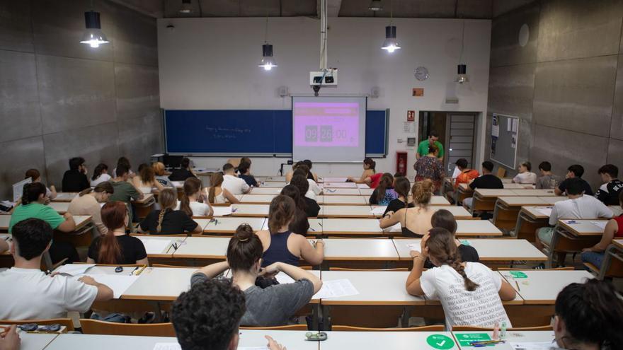 Los cambios mínimos en la EBAU tranquilizan a los institutos murcianos