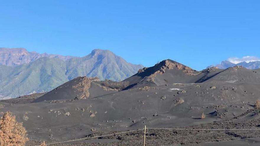 Otros 1.000 vecinos regresan este martes a sus casas al sur de la colada del volcán de La Palma