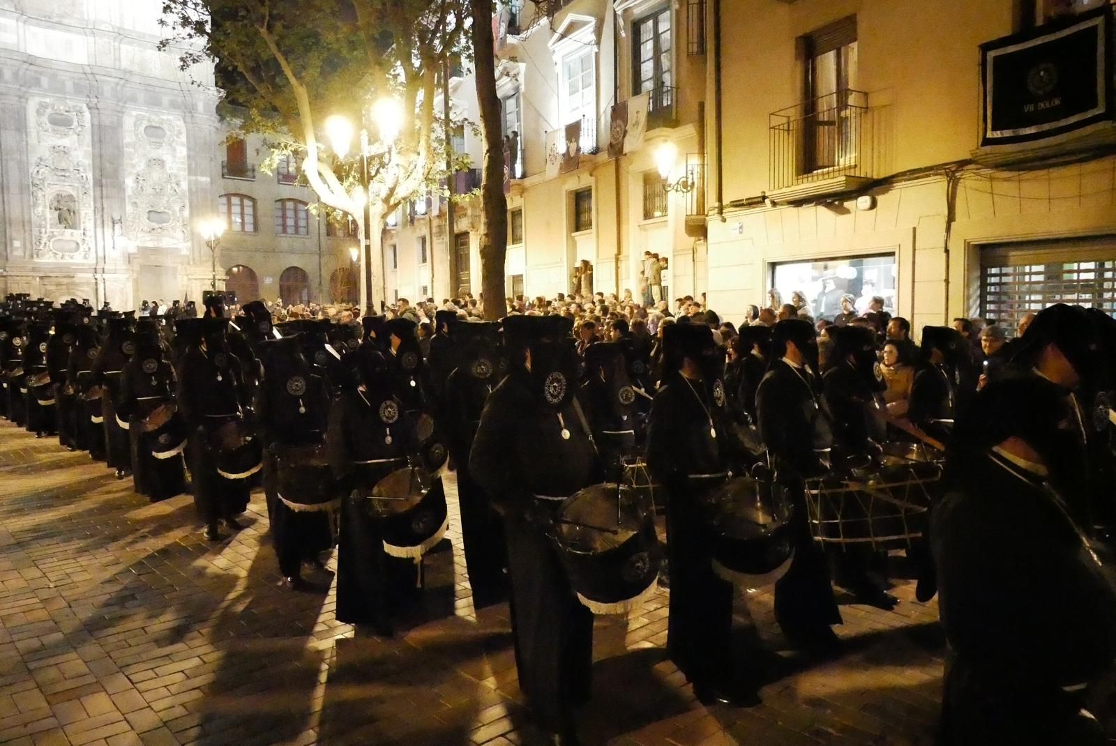 En imágenes | Zaragoza se conmueve con el 'Encuentro' de Jesús del Calvario y la Virgen de los Dolores