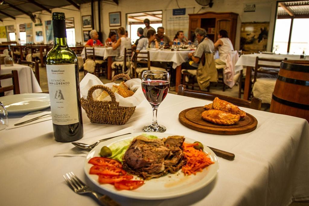 El cordero patagónico es la especialidad del restaurante de Estancia San Lorenzo. 