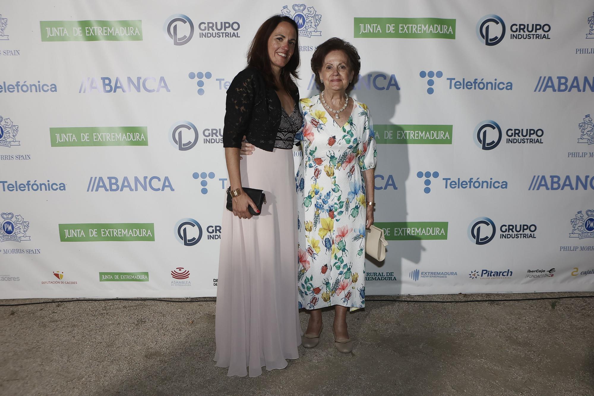 FOTOGALERÍA | Los invitados de los Premios Empresario del Año posan para El Periódico Extremadura