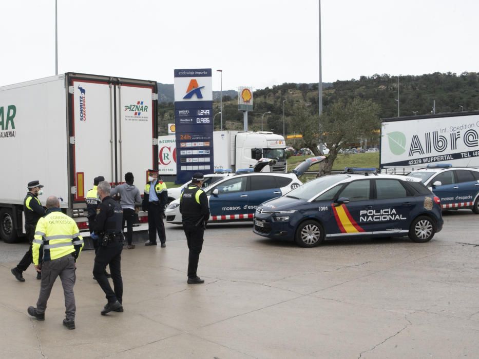 Troben un immigrant ocult a un camió a la Jonquera