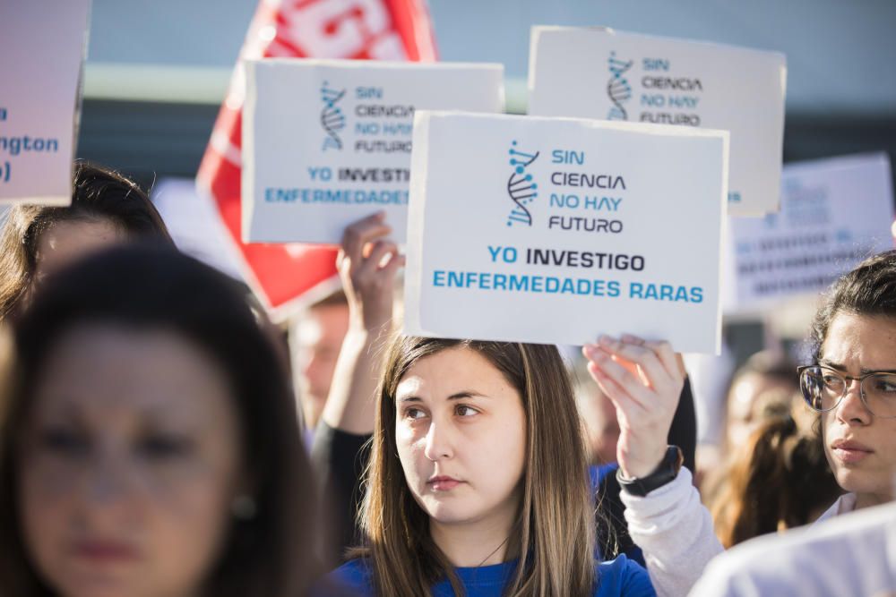 Manifestación de los investigadores de La Fe por la precariedad laboral