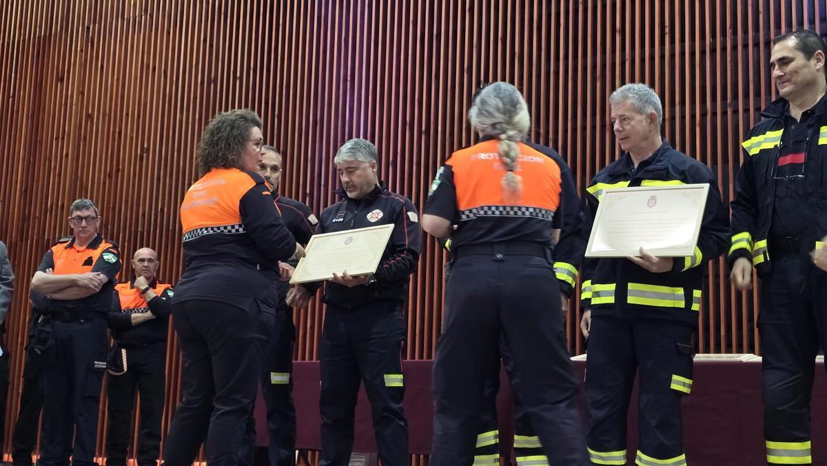 Adamuz homenajea a los héroes de la tragedia