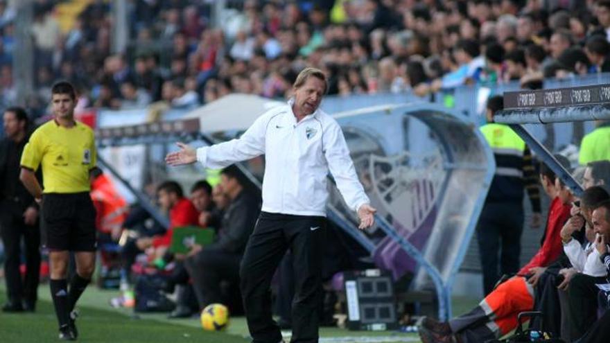 Bernd Schuster, durante el partido con el Atlético ayer en La Rosaleda.