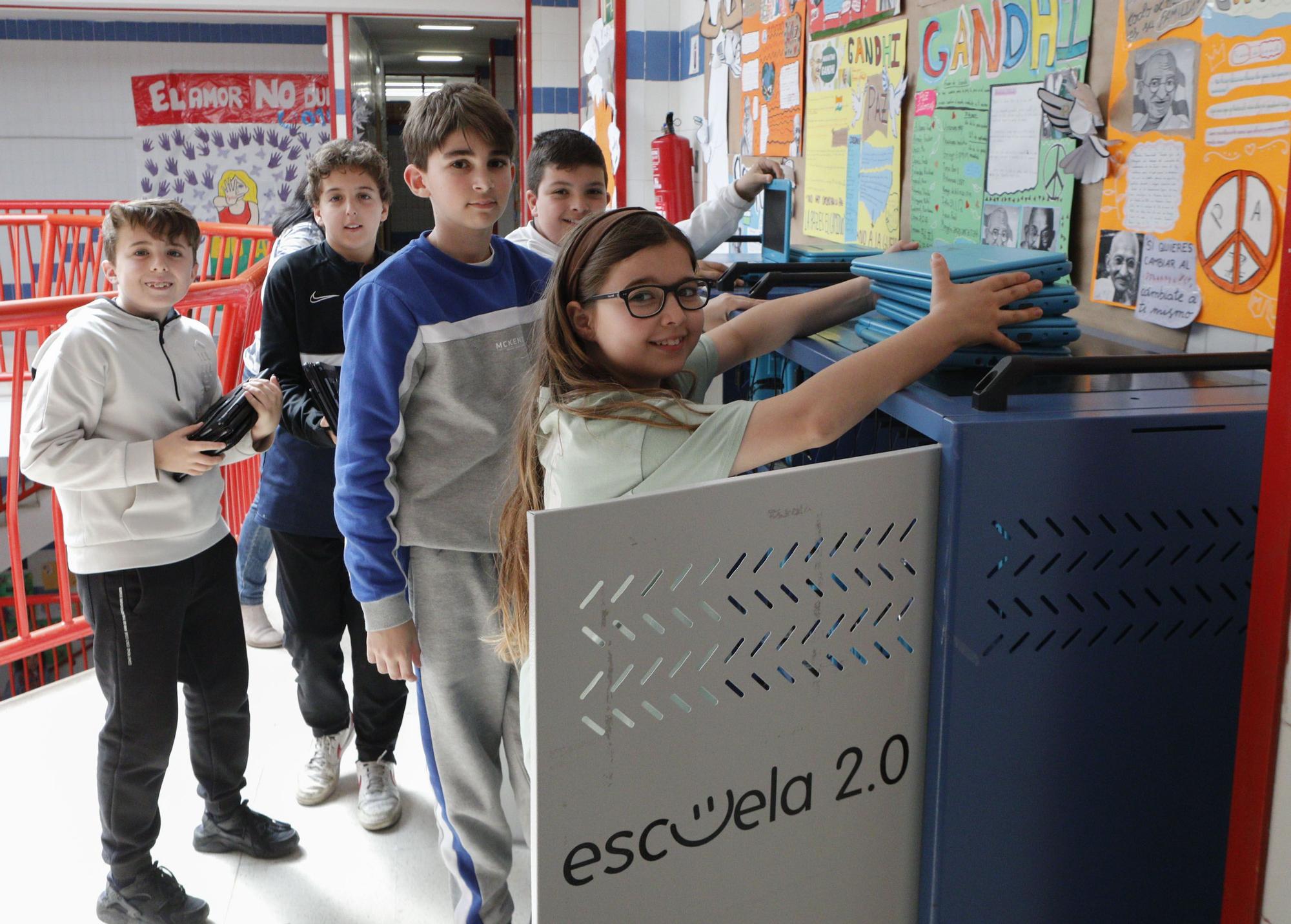 En imágenes: El colegio Laviada se rebela contra los bulos