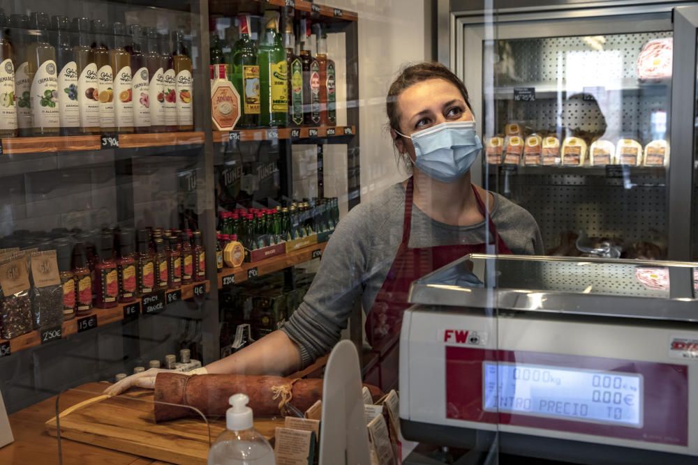 Coronavirus en Mallorca: Gran ocupación de terrazas y poca actividad en los comercios