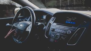 Interior de un coche.