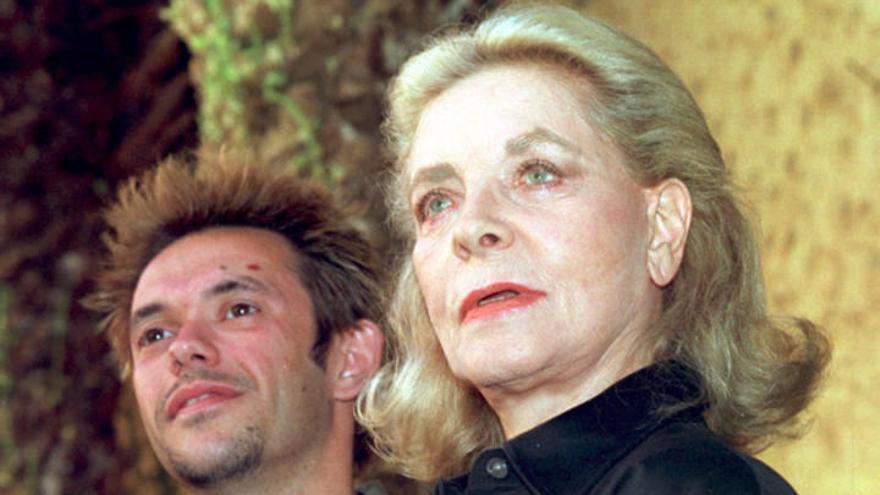 Lauren Bacall mit Regisseur aloy 1999 auf Mallorca