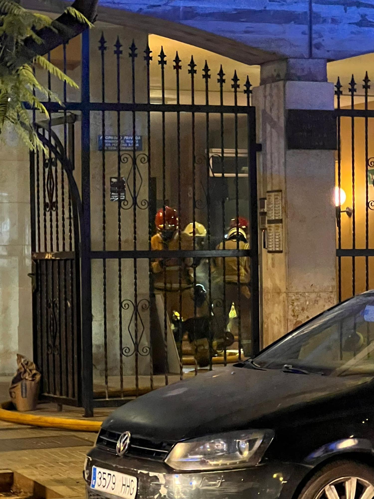 Alarma por un incendio en un coche en un aparcamiento subterráneo en Palma