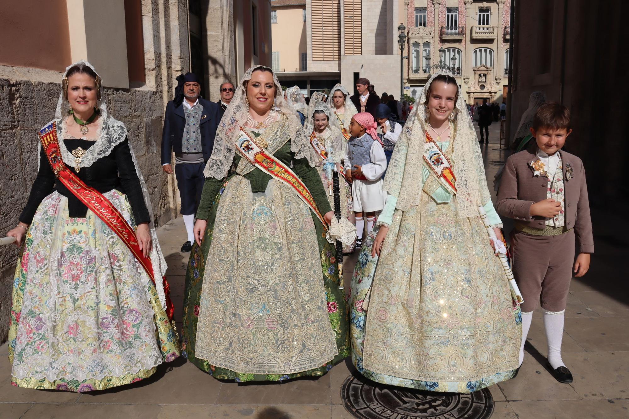 Las comisiones de falla en la Procesión de la Virgen (3/5)