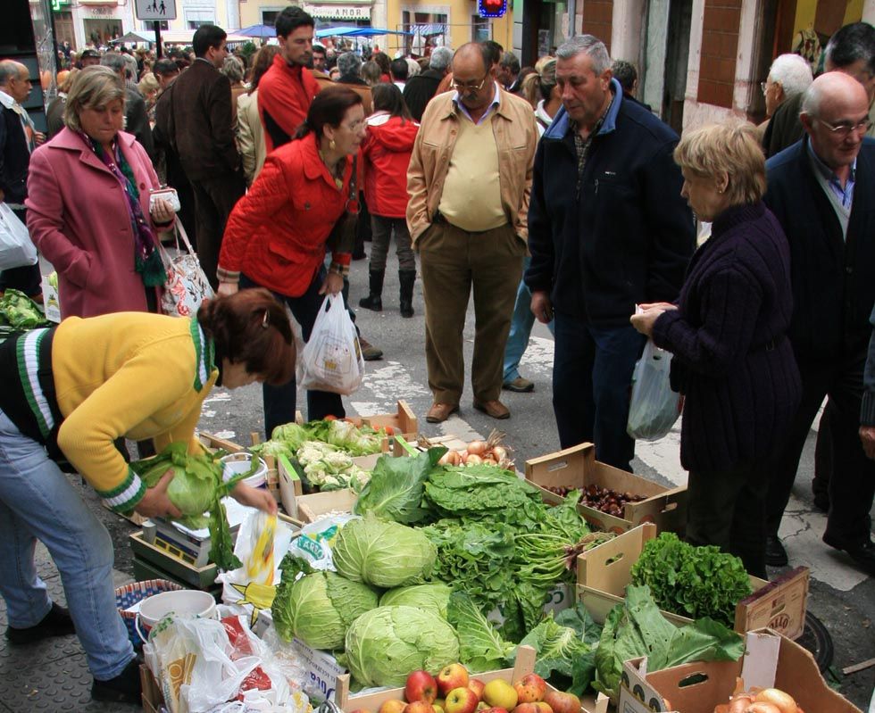 Ayer y hoy del Mercado Tradicional de Grado, flamante "Moscón de Oro" 2024