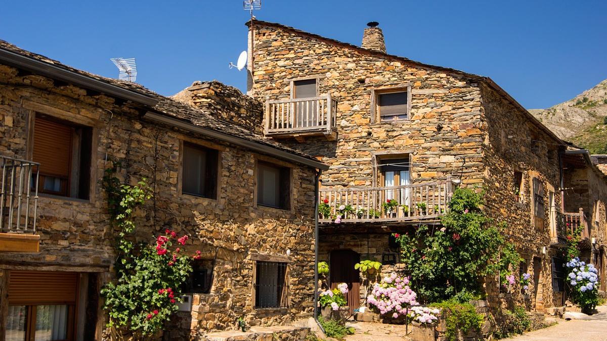 El pueblo más bonito al que viajar en enero está en Castilla-La Mancha