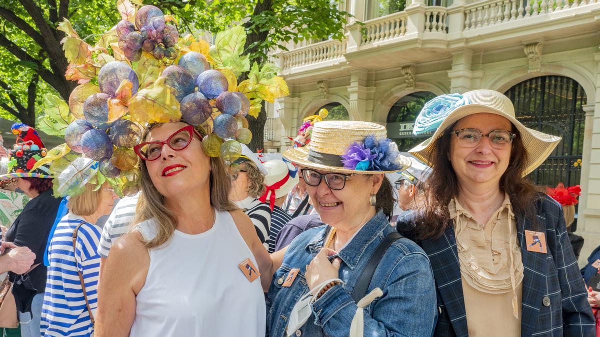 Paseo con sombreros