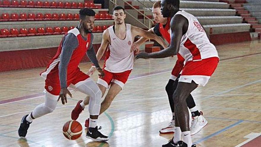 El Bàsquet Girona s&#039;entrena a Palau