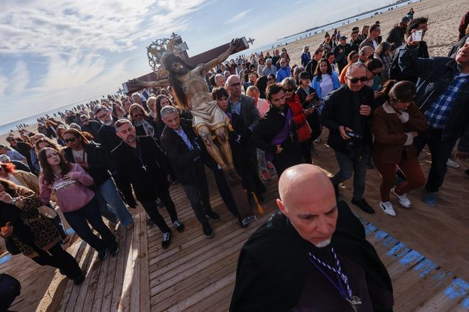 Los Cristos del Cabanyal se encuentran en uno de los actos más tradicionales de la Semana Santa Marinera de València