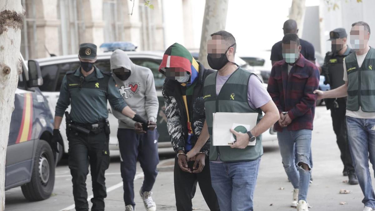 Los cuatro detenidos en Calvià por abusos sexuales a una menor tutelada pasan a disposición judicial