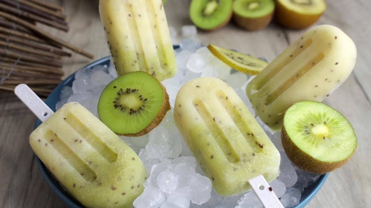 Estos polos de yogur y kiwi son el remedio ideal contra el calor