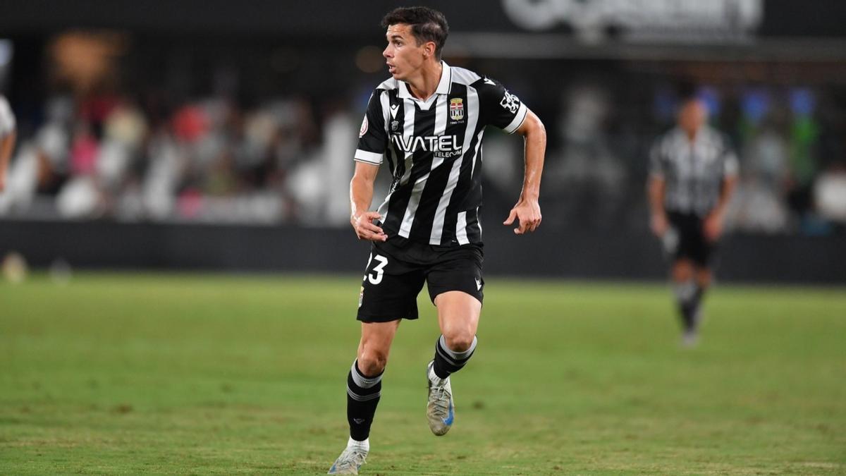 Nacho Sánchez durante un encuentro con el Cartagena.