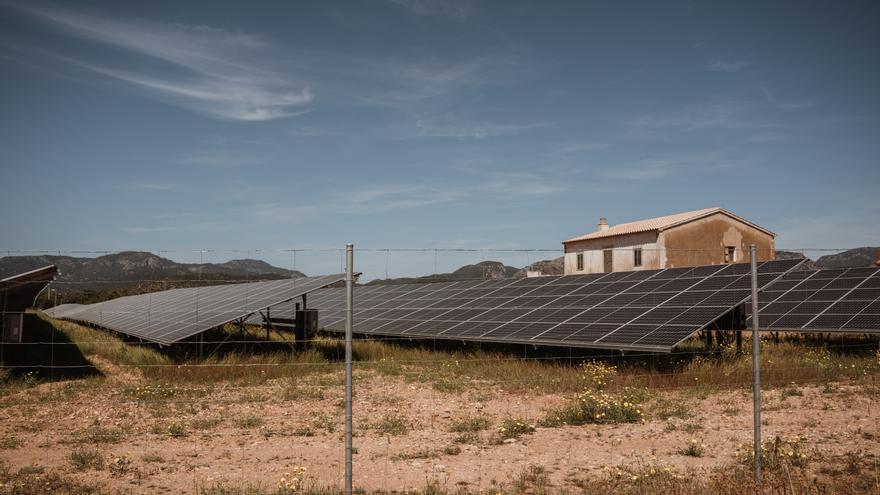 El gran negocio de los parques solares en Mallorca: se amortizan en cinco años, multiplican por veinte el precio de las fincas y expulsan a los payeses