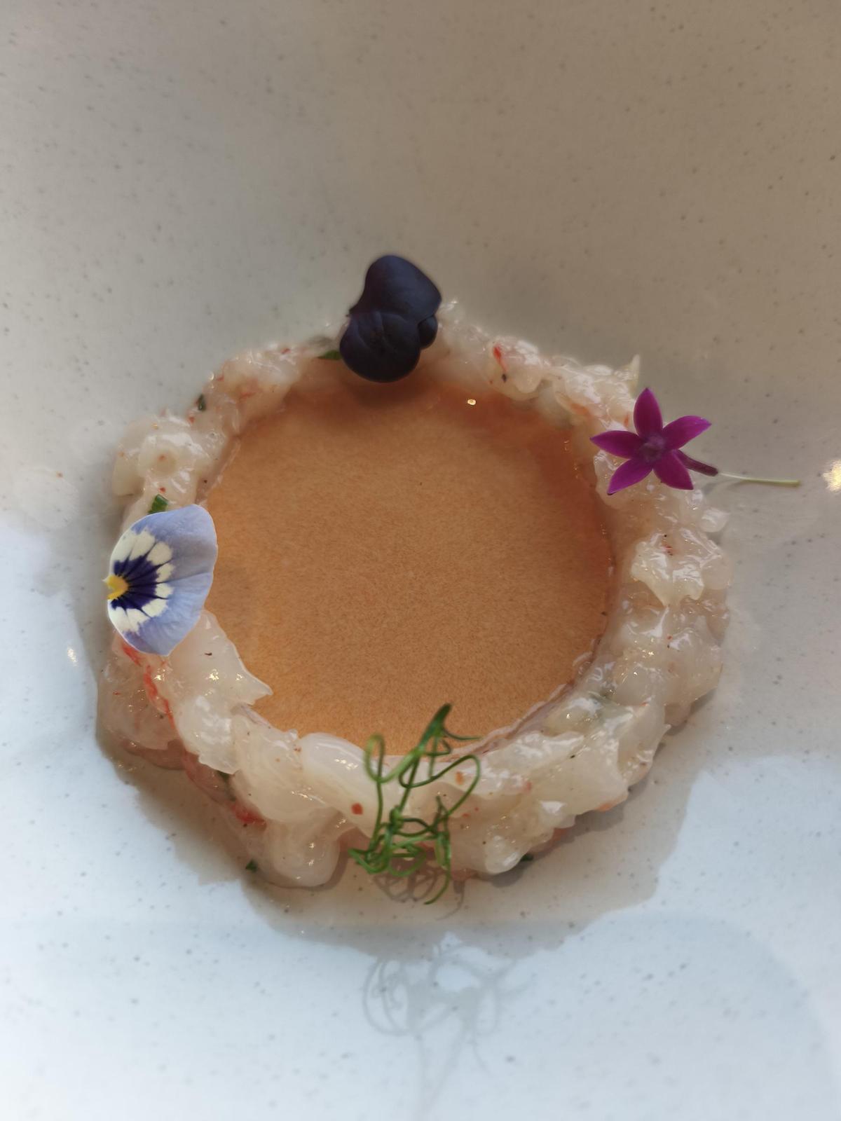 Tartar de vieira y gamba.