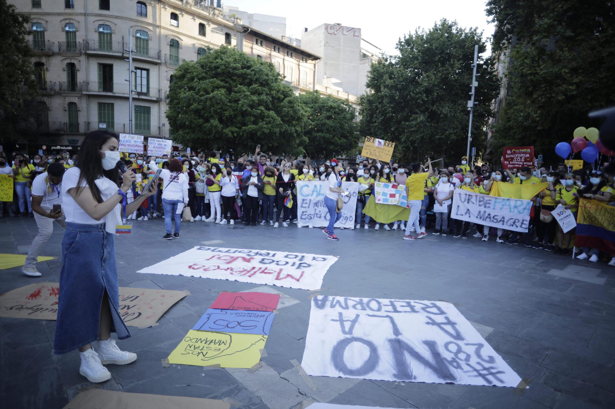 Más de 500 personas se manifiestan en Palma por la libertad de Colombia