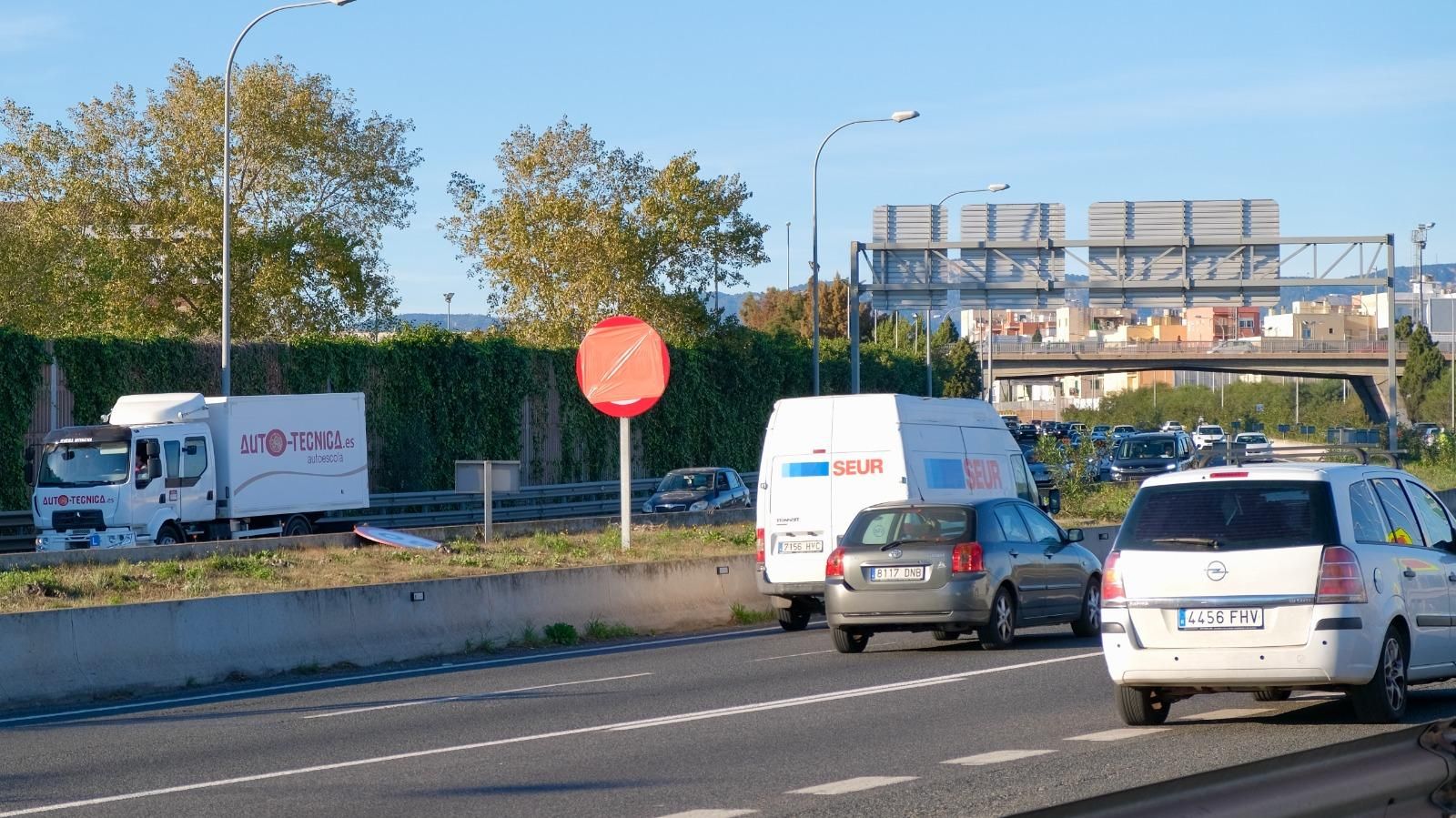 Vía de Cintura de Palma: Las fotos de las nuevas señalas con la limitación de velocidad a 100 kilómetros por hora