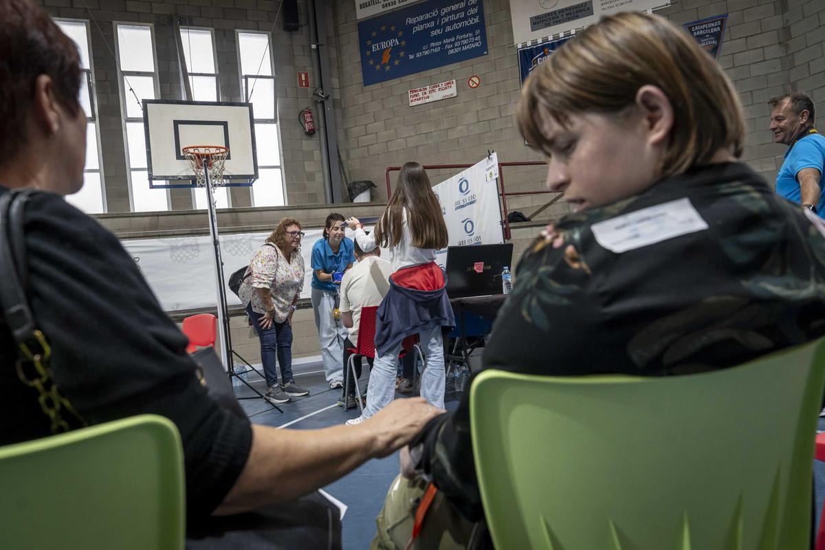 Sant Adrià ofrece revisiones gratuitas de vista y oído a más de 600 personas vulnerables