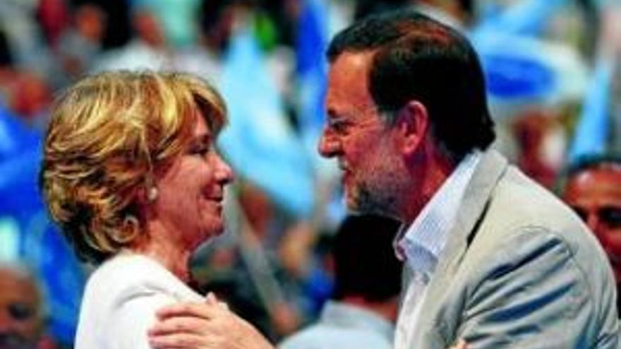 Rajoy se erige en el &quot;relevo&quot; de un Gobierno que &quot;ha tocado fondo&quot;