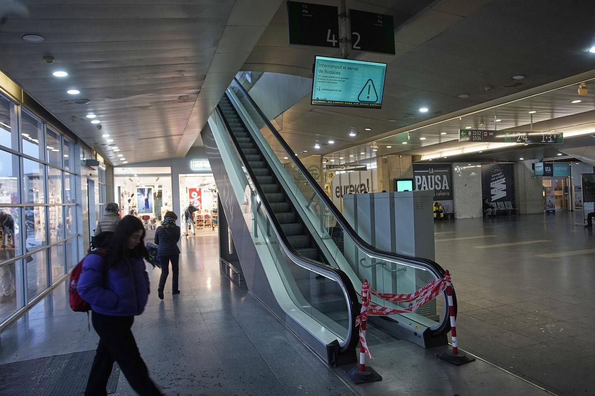 Les imatges del segon dia sense Rodalies a Girona