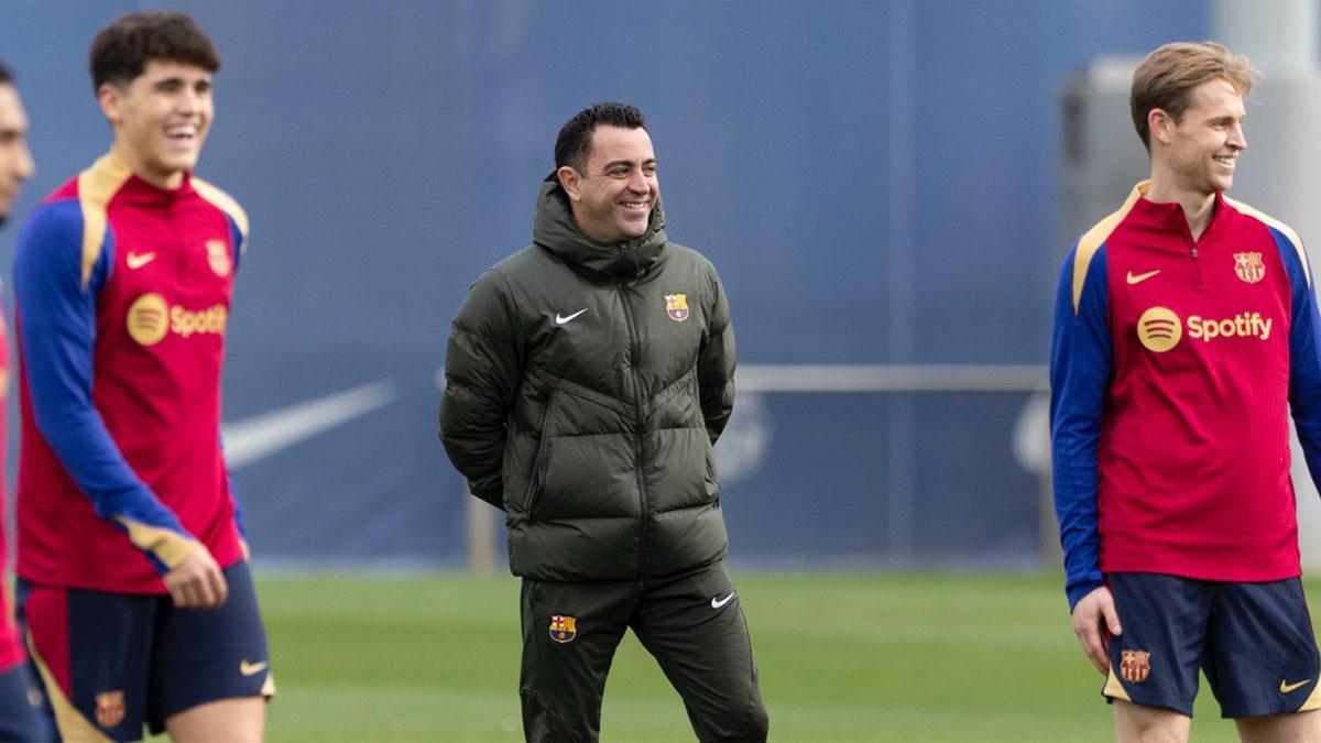 Xavi, en el entrenamiento previo al FC Barcelona - Granada