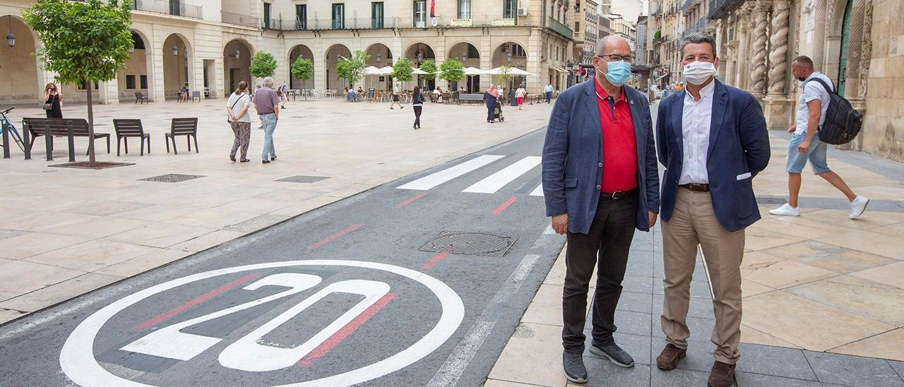 Alicante reduce a 20 kilómetros hora la velocidad en cuatro zonas para dar prioridad al peatón